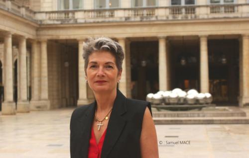 Sophie G aux Colonnes de Buren - Paris - Octobre 2025