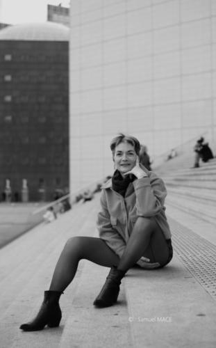 Sophie G à La Défense - Paris - Décembre 2025
