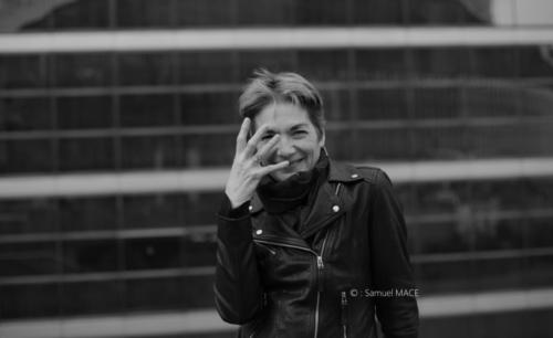 Sophie G à La Défense - Paris - Décembre 2025