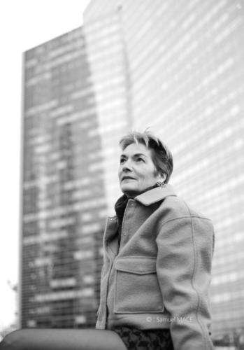 Sophie G à La Défense - Paris - Décembre 2025