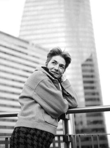 Sophie G à La Défense - Paris - Décembre 2025